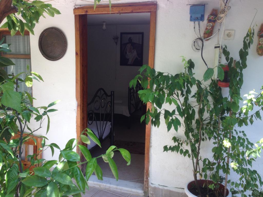 Ferah Hostel Monica'S Place Fethiye Exterior foto